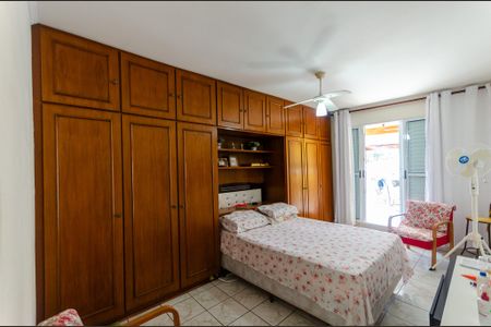 Casa à venda com 200m², 4 quartos e 4 vagasSuíte