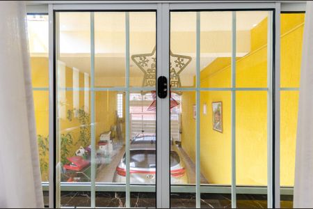 Sala - Janela de casa à venda com 4 quartos, 200m² em Vila Francos, São Paulo