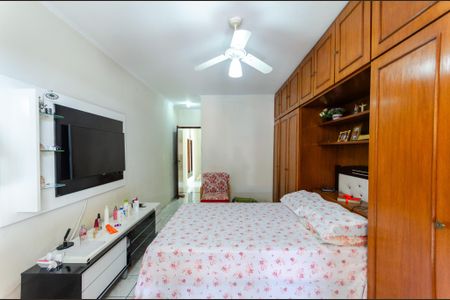 Casa à venda com 200m², 4 quartos e 4 vagasSuíte