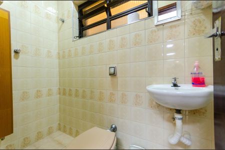 Casa à venda com 200m², 4 quartos e 4 vagasBanheiro de serviço 1