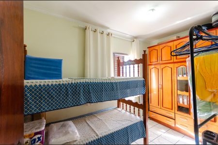 Casa à venda com 200m², 4 quartos e 4 vagasQuarto 2