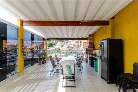 Casa à venda com 200m², 4 quartos e 4 vagasChurrasqueira