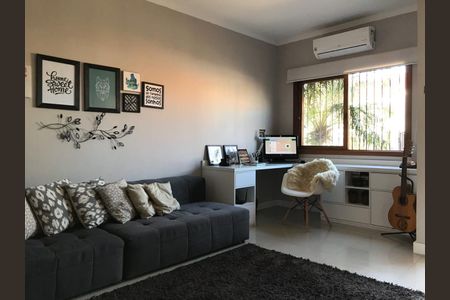 Sala de casa à venda com 2 quartos, 121m² em Aberta dos Morros, Porto Alegre
