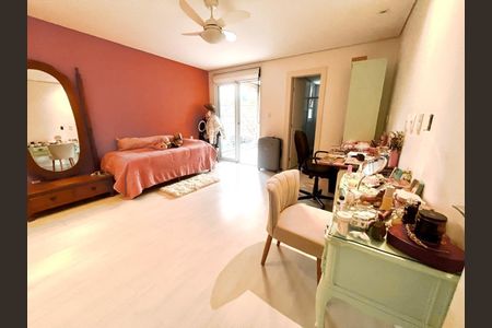 Casa à venda com 562m², 4 quartos e 10 vagas Casa à venda com 562m², 4 quartos e 10 vagasQuarto