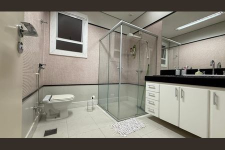 Casa à venda com 562m², 4 quartos e 10 vagas Casa à venda com 562m², 4 quartos e 10 vagasBanheiro