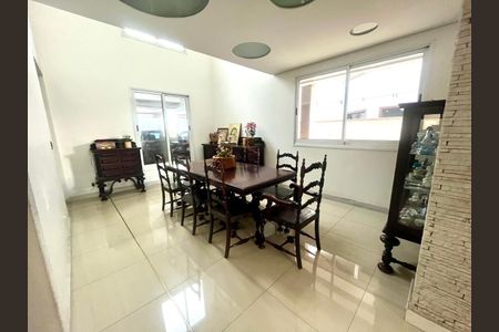 Sala de Jantar de casa à venda com 4 quartos, 562m² em Jardim Riacho das Pedras, Contagem