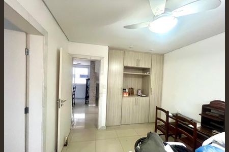 Casa à venda com 562m², 4 quartos e 10 vagas Casa à venda com 562m², 4 quartos e 10 vagasQuarto