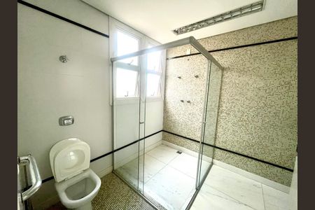 Casa à venda com 562m², 4 quartos e 10 vagas Casa à venda com 562m², 4 quartos e 10 vagasBanheiro