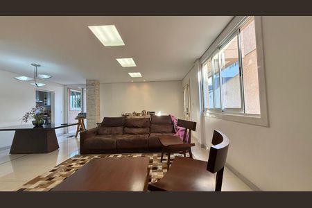 Sala de Jantar de casa à venda com 4 quartos, 562m² em Jardim Riacho das Pedras, Contagem