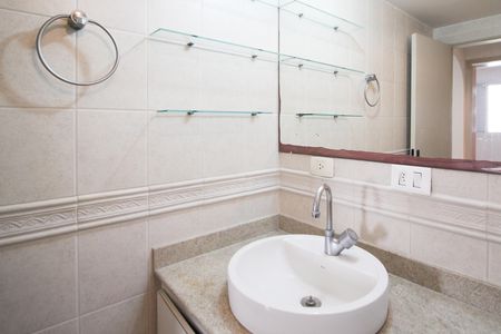 Apartamento para alugar com 75m², 2 quartos e 1 vaga Apartamento para alugar com 75m², 2 quartos e 1 vagaBanheiro