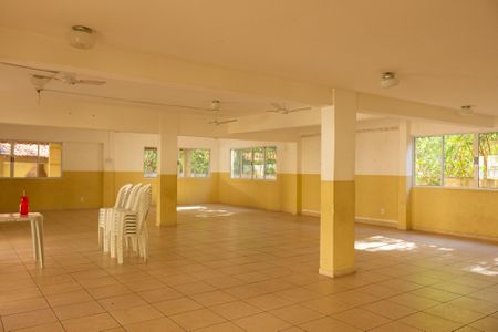 Apartamento para alugar com 49m², 2 quartos e 1 vaga Apartamento para alugar com 49m², 2 quartos e 1 vagaÁrea comum - Salão de festas