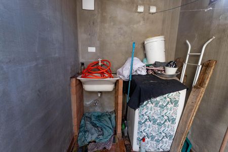 Casa à venda com 550m², 6 quartos e 2 vagas Casa à venda com 550m², 6 quartos e 2 vagasCasa 1 - Varanda da suíte 1 - área de serviço
