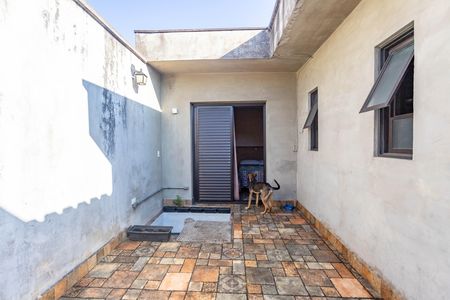 Casa à venda com 550m², 6 quartos e 2 vagas Casa à venda com 550m², 6 quartos e 2 vagasCasa 1 - Varanda da suíte 1