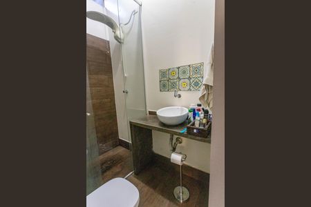 Casa à venda com 550m², 6 quartos e 2 vagas Casa à venda com 550m², 6 quartos e 2 vagasCasa 1 - Banheiro da suíte 1
