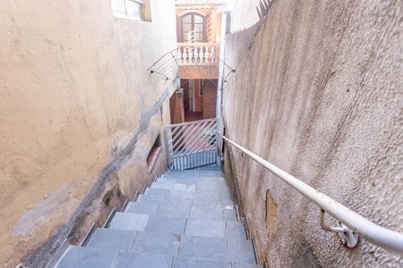 Casa à venda com 550m², 6 quartos e 2 vagas Casa à venda com 550m², 6 quartos e 2 vagasEntrada casa 2