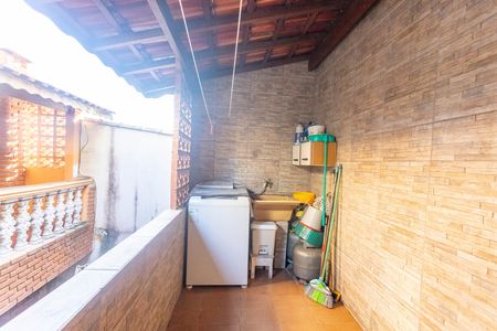 Casa à venda com 550m², 6 quartos e 2 vagas Casa à venda com 550m², 6 quartos e 2 vagasCasa 1 - área de serviço