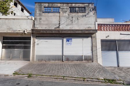 Casa à venda com 550m², 6 quartos e 2 vagas Casa à venda com 550m², 6 quartos e 2 vagasFachada + placa