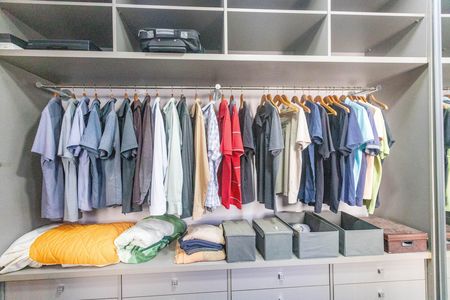 Casa à venda com 550m², 6 quartos e 2 vagas Casa à venda com 550m², 6 quartos e 2 vagasCasa 1 - Closet da suíte 1