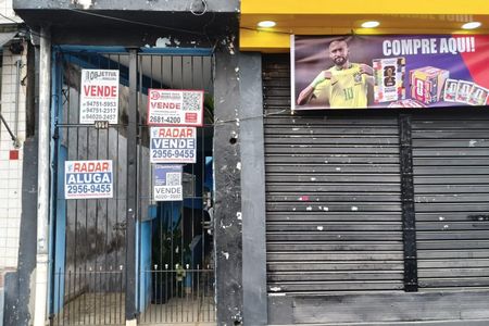 Casa à venda com 290m², 1 quarto e sem vaga Casa à venda com 290m², 1 quarto e sem vagaFachada