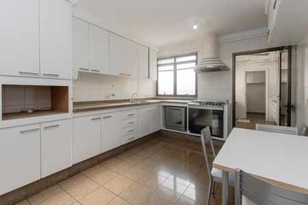 Apartamento para alugar com 178m², 4 quartos e 3 vagas Apartamento para alugar com 178m², 4 quartos e 3 vagasCozinha