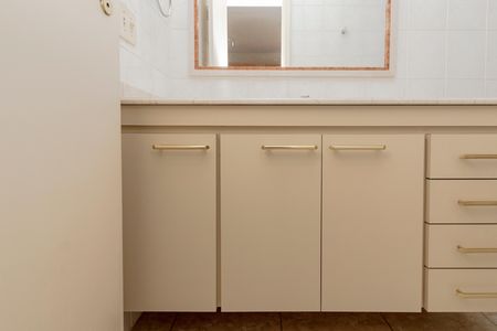 Apartamento para alugar com 178m², 4 quartos e 3 vagas Apartamento para alugar com 178m², 4 quartos e 3 vagasBanheiro da Suíte 2