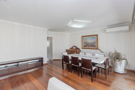 Apartamento para alugar com 178m², 4 quartos e 3 vagas Apartamento para alugar com 178m², 4 quartos e 3 vagasSala