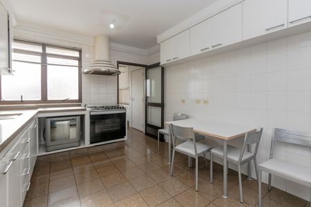 Apartamento para alugar com 178m², 4 quartos e 3 vagas Apartamento para alugar com 178m², 4 quartos e 3 vagasCozinha