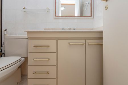 Apartamento para alugar com 178m², 4 quartos e 3 vagas Apartamento para alugar com 178m², 4 quartos e 3 vagasBanheiro da Suíte 3