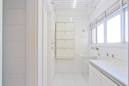 Apartamento à venda com 97m², 3 quartos e 2 vagas Apartamento à venda com 97m², 3 quartos e 2 vagasÁrea de Serviço
