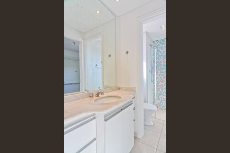 Apartamento à venda com 97m², 3 quartos e 2 vagas Apartamento à venda com 97m², 3 quartos e 2 vagasBanheiro da suíte americana