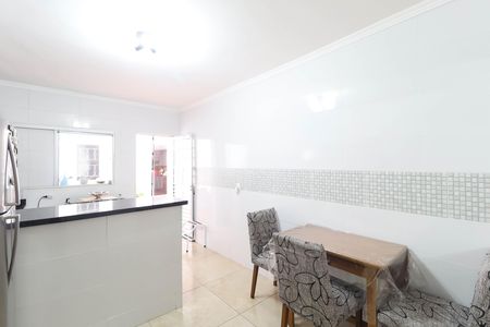 Casa à venda com 180m², 3 quartos e 2 vagas