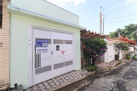 Casa à venda com 180m², 3 quartos e 2 vagas