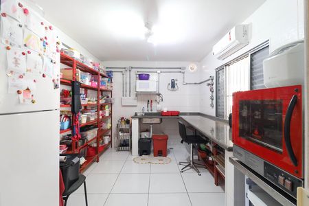 Casa à venda com 180m², 3 quartos e 2 vagas