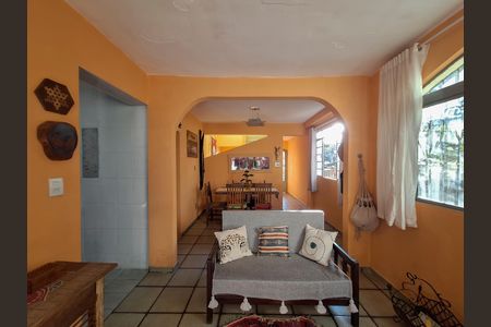 Sala de casa à venda com 4 quartos, 215m² em Chora Menino, São Paulo