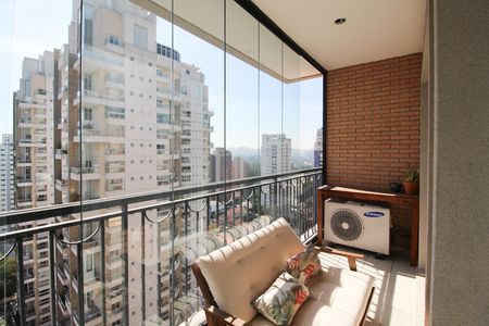 Varanda de apartamento para alugar com 1 quarto, 48m² em Moema, São Paulo