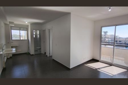 Sala de apartamento para alugar com 2 quartos, 48m² em Parque Santa Rosa, Suzano