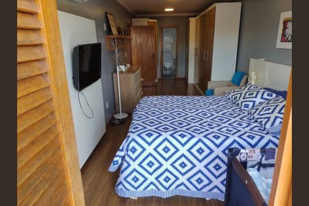 Casa à venda com 350m², 3 quartos e 3 vagas Casa à venda com 350m², 3 quartos e 3 vagasQuarto