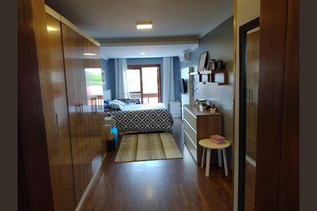 Casa à venda com 350m², 3 quartos e 3 vagas Casa à venda com 350m², 3 quartos e 3 vagasQuarto