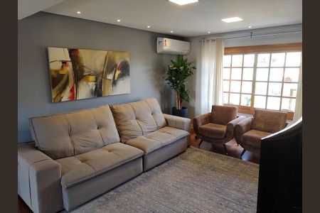 Sala de casa à venda com 3 quartos, 350m² em Espírito Santo, Porto Alegre