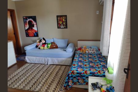 Casa à venda com 350m², 3 quartos e 3 vagas Casa à venda com 350m², 3 quartos e 3 vagasQuarto
