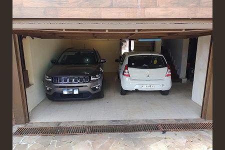 Casa à venda com 350m², 3 quartos e 3 vagas Casa à venda com 350m², 3 quartos e 3 vagasÁrea externa