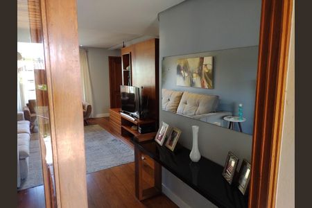 Casa à venda com 350m², 3 quartos e 3 vagas Casa à venda com 350m², 3 quartos e 3 vagasSala