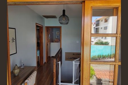 Casa à venda com 350m², 3 quartos e 3 vagas Casa à venda com 350m², 3 quartos e 3 vagasSala