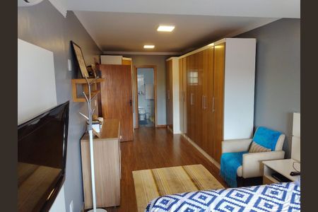 Casa à venda com 350m², 3 quartos e 3 vagas Casa à venda com 350m², 3 quartos e 3 vagasQuarto