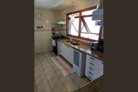 Casa à venda com 350m², 3 quartos e 3 vagas Casa à venda com 350m², 3 quartos e 3 vagasCozinha