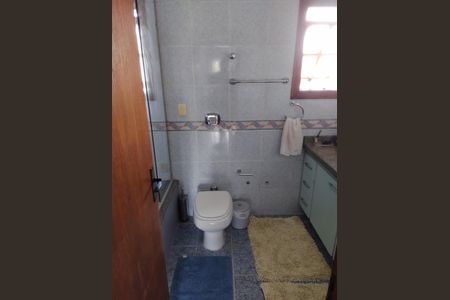 Casa à venda com 350m², 3 quartos e 3 vagas Casa à venda com 350m², 3 quartos e 3 vagasBanheiro