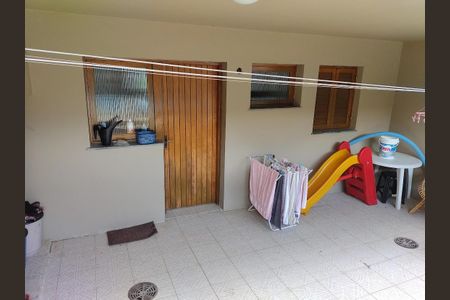 Casa à venda com 350m², 3 quartos e 3 vagas Casa à venda com 350m², 3 quartos e 3 vagasÁrea externa
