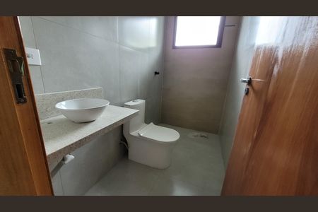 Casa para alugar com 80m², 2 quartos e 2 vagas Casa para alugar com 80m², 2 quartos e 2 vagasBanheiro