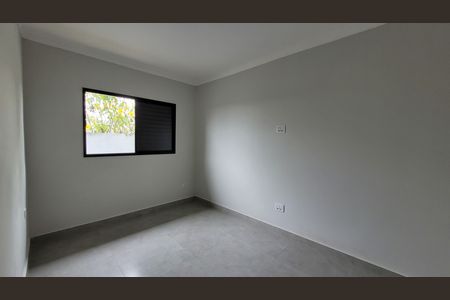 Quarto 01 de casa para alugar com 2 quartos, 80m² em Jardim Odete, Itaquaquecetuba