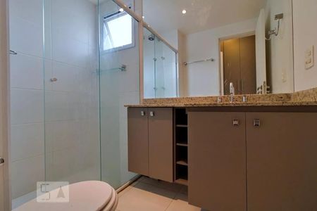 Apartamento para alugar com 85m², 2 quartos e 1 vaga Apartamento para alugar com 85m², 2 quartos e 1 vagaBanheiro